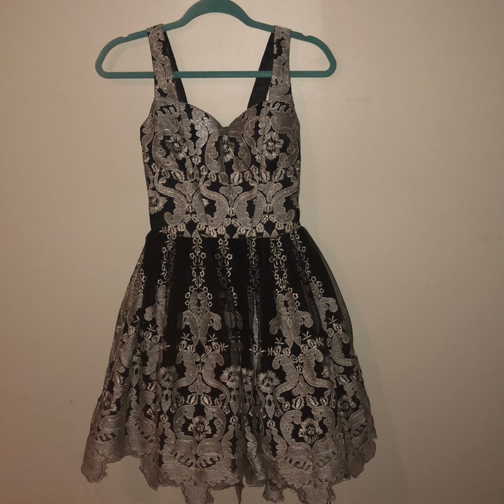 Black and gold cocktail